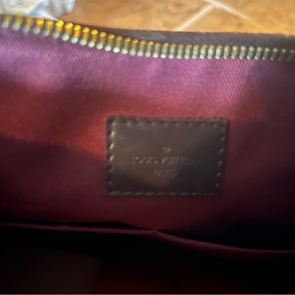 Louie Vuitton - Picture 4 of 6